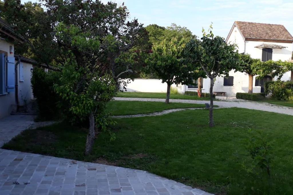 Les Annexes Villa Verdun-sur-le-Doubs Exteriör bild